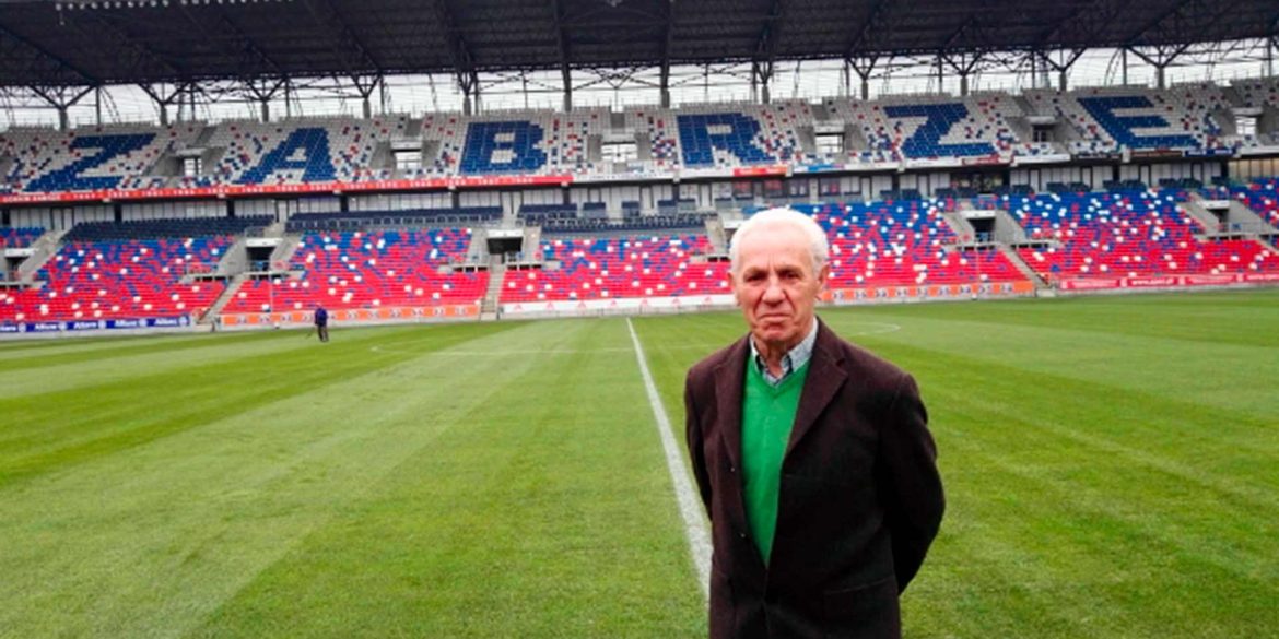 Old Stefan Florenski standing on Gornik Zabrze stadium.