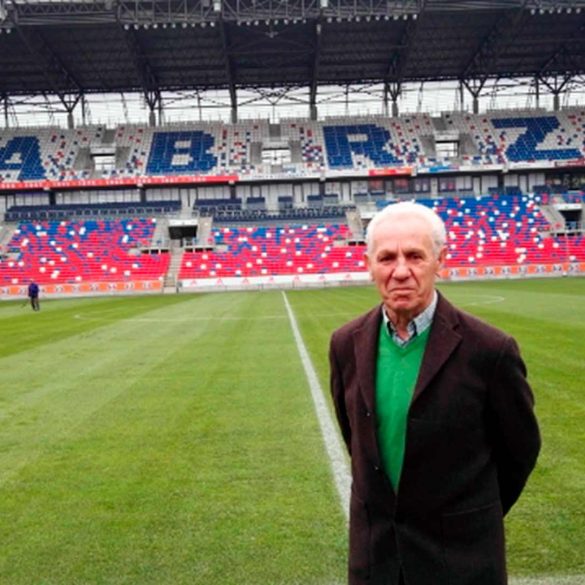 Old Stefan Florenski standing on Gornik Zabrze stadium.