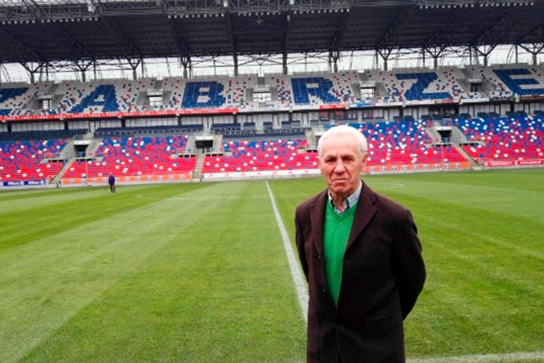 Old Stefan Florenski standing on Gornik Zabrze stadium.