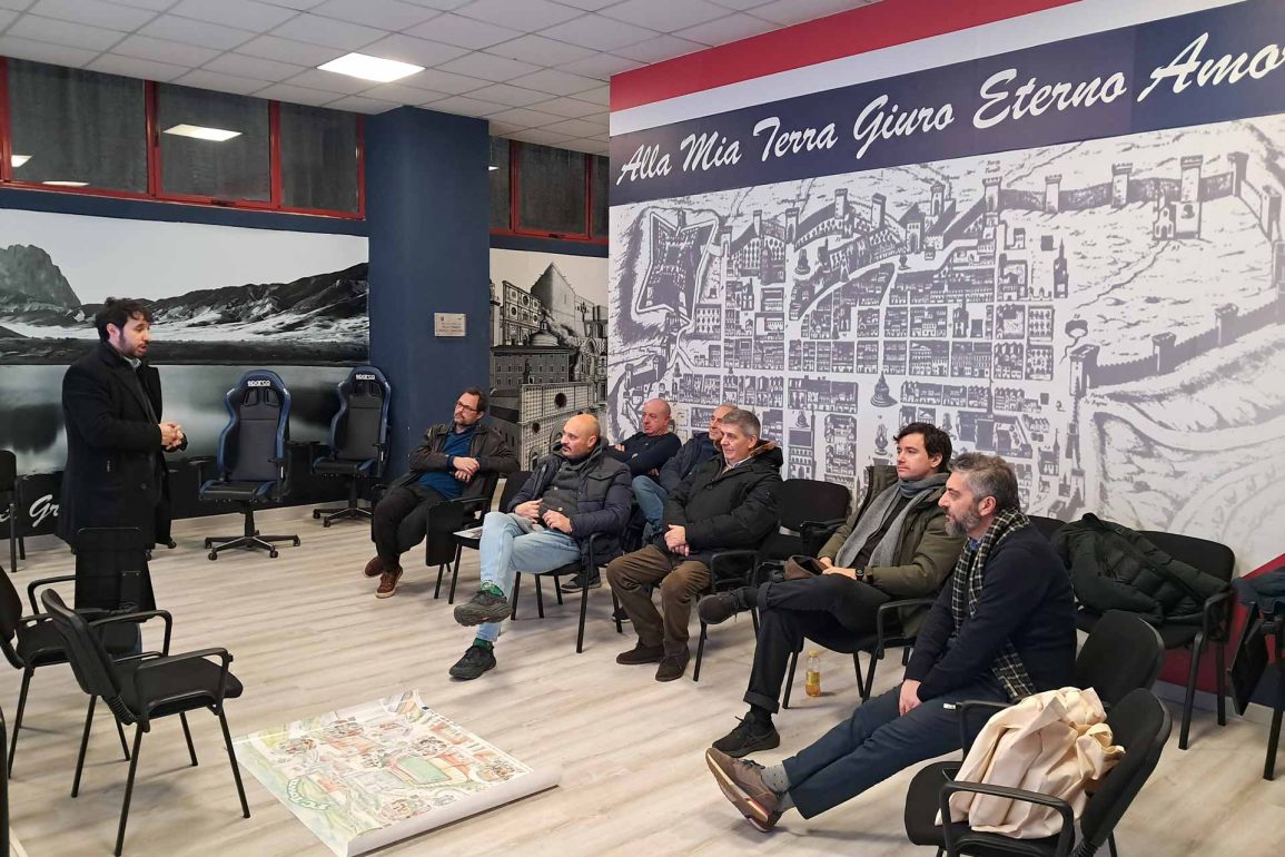 Football club l’Aquila reflects on the eight practices (photo: V. Mancini).