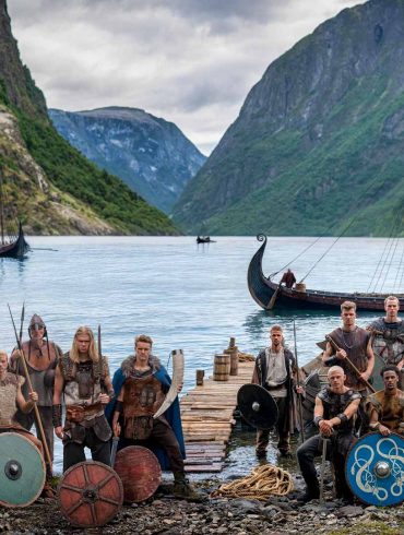 Norway’s national team poses as Vikings ahead of the 2026 World Cup. Photo: David Yarrow (The Athletic / Norwegian Football Federation).